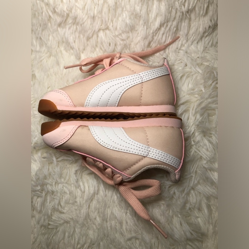 Puma Kids Sneakers - Soft Pink and White size 6 - Picture 8 of 16